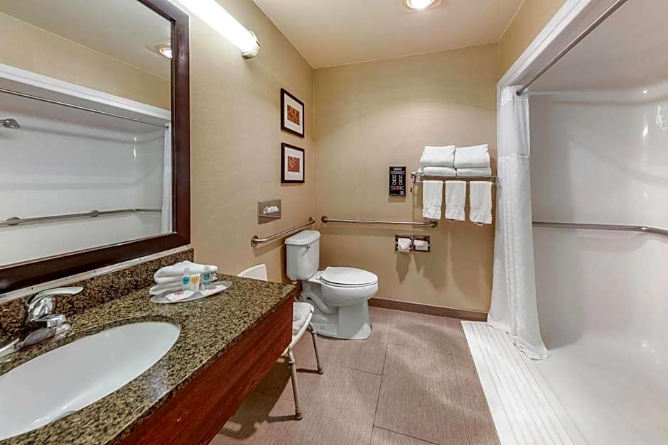 Comfort Suites Near Six Flags Magic Mountain