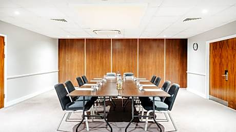 Holiday Inn London Luton Airport By IHG