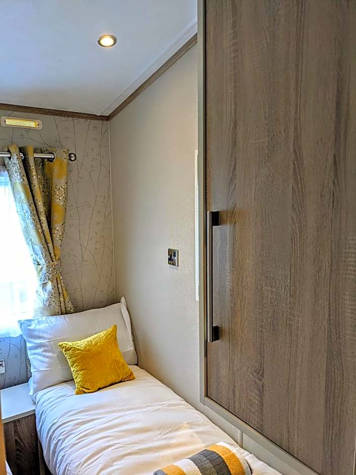 Tattershall Lakes - Merlin Point