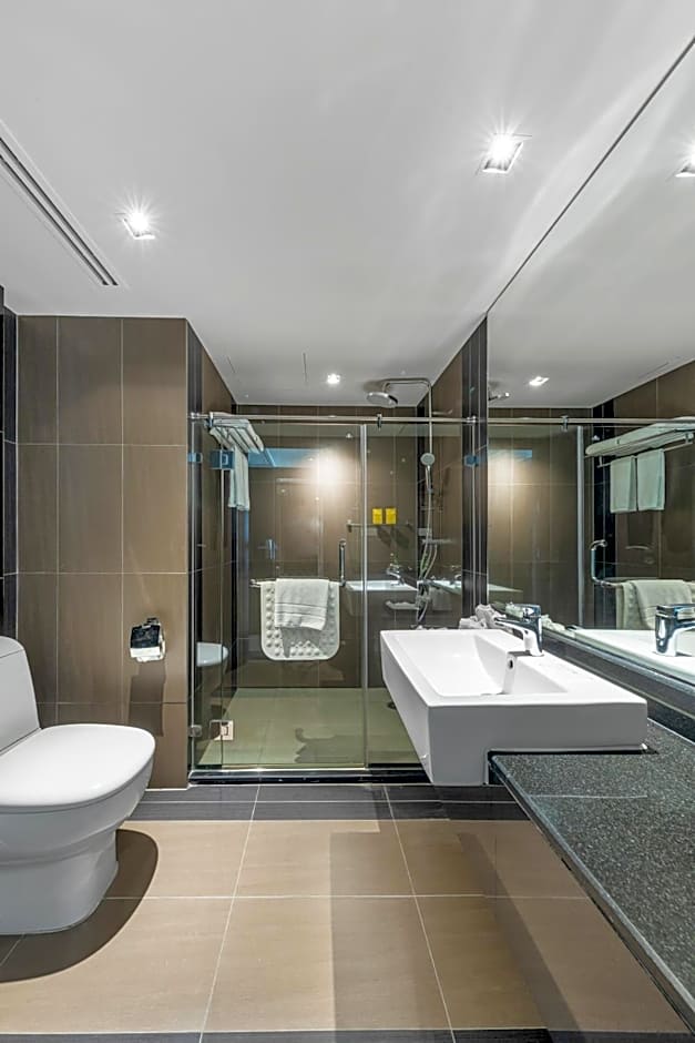 Golden Tulip Mandison Suites (SHA Plus)