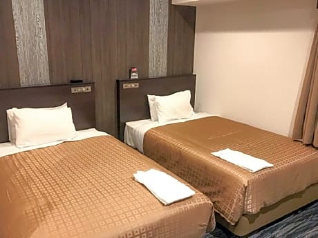 Twin Room - Non-Smoking