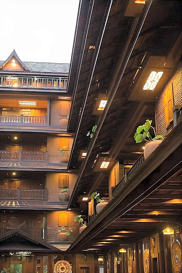 True Siam Rangnam Hotel