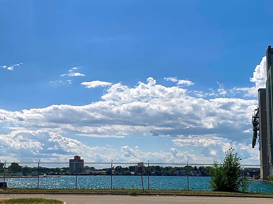Days Inn by Wyndham Sarnia Harbourfront
