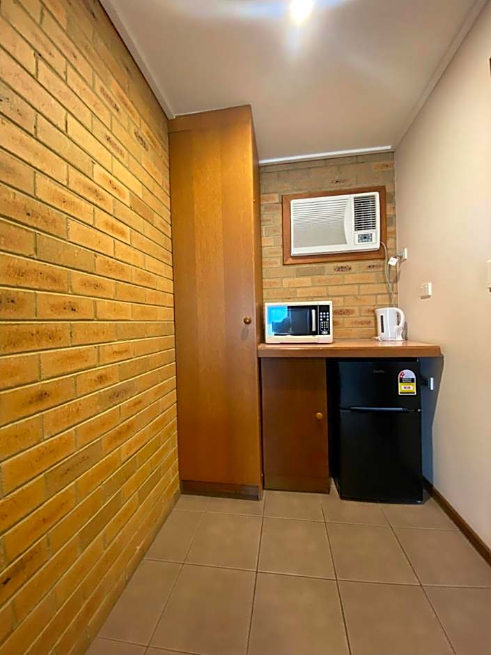 Quays Motel San Remo