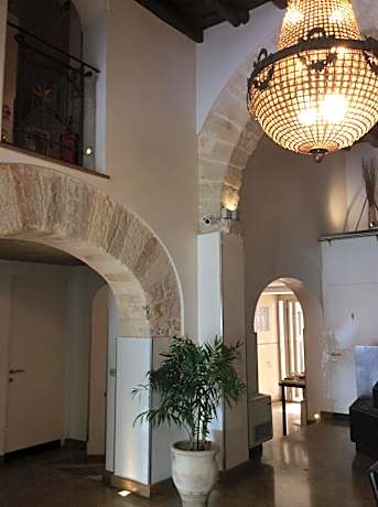Ucciardhome Hotel
