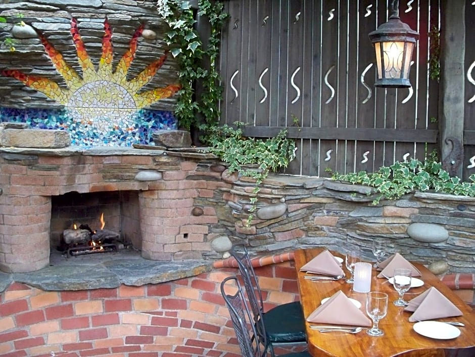 Cambria Pines Lodge