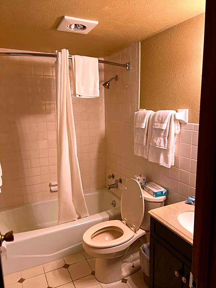 Amber's Inn and Suites
