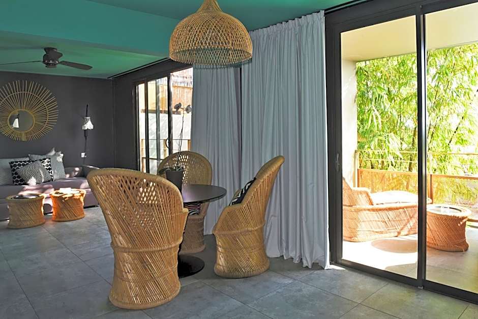 Dina Morgabine Saint Gilles