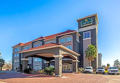 La Quinta Inn & Suites by Wyndham Columbus TX