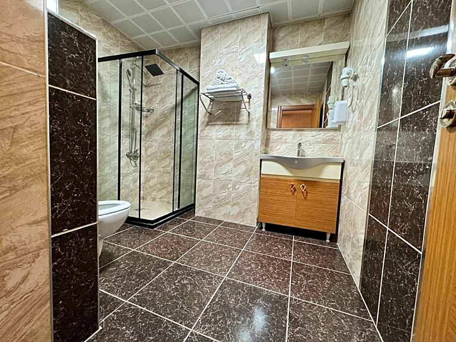 E5 PARK OTEL