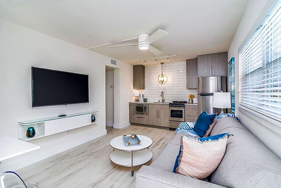 Boutique Vacation Rental Complex At Beach