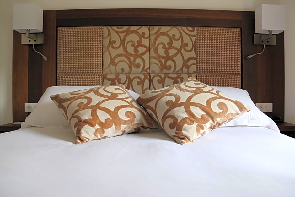 Hotel B Lodge