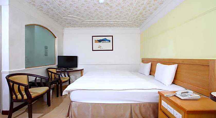 Enjoy Square Hotel