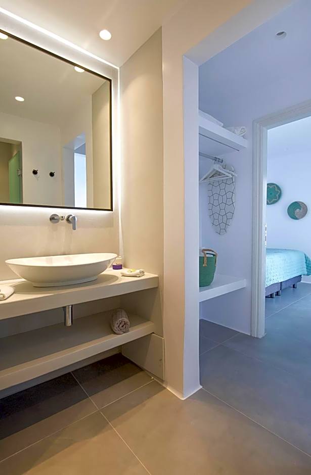 Alexandros Apartments