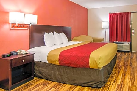 1 King Bed, Nonsmoking