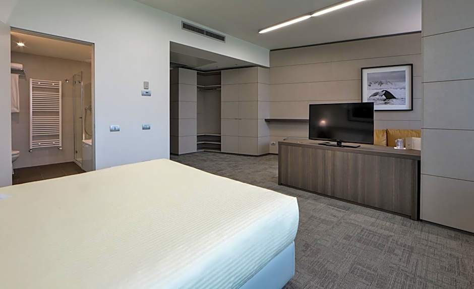 Photo 1 of 4 of Superior Multiple Beds