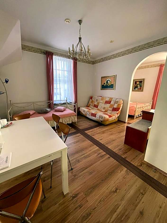 NB hotel with free parking