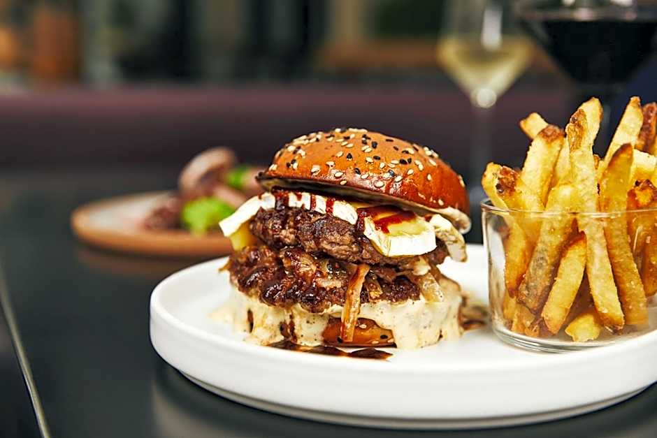 Kinley Cincinnati Downtown a Tribute Portfolio Hotel