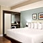 Wyndham Newport Hotel