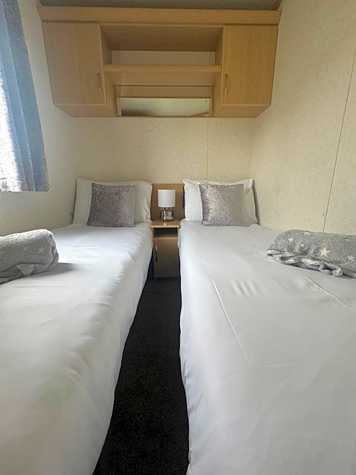 marine getaways caravan hire