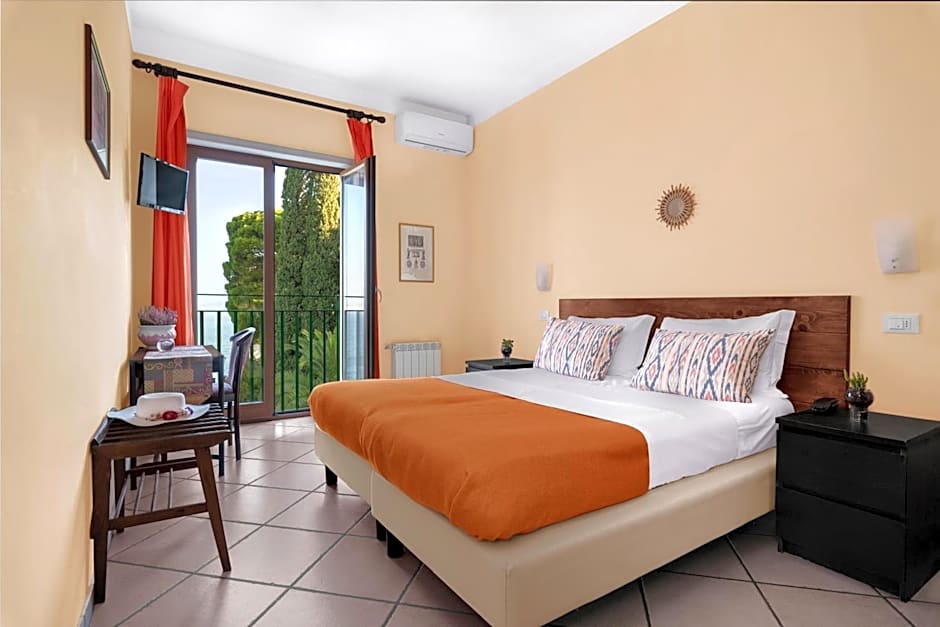 Hotel Desiree