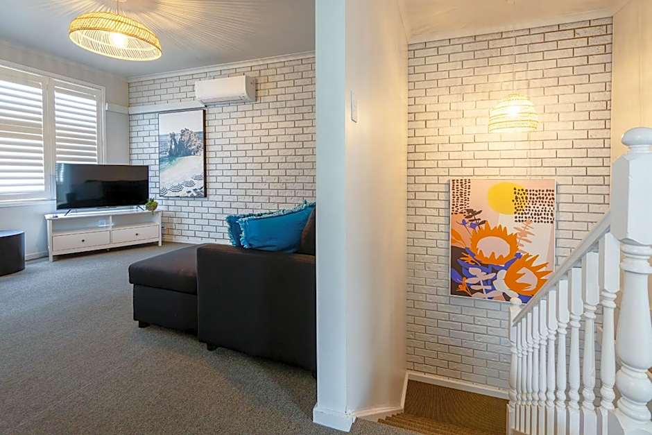 Waves Motel and Apartments formerly Comfort Inn International