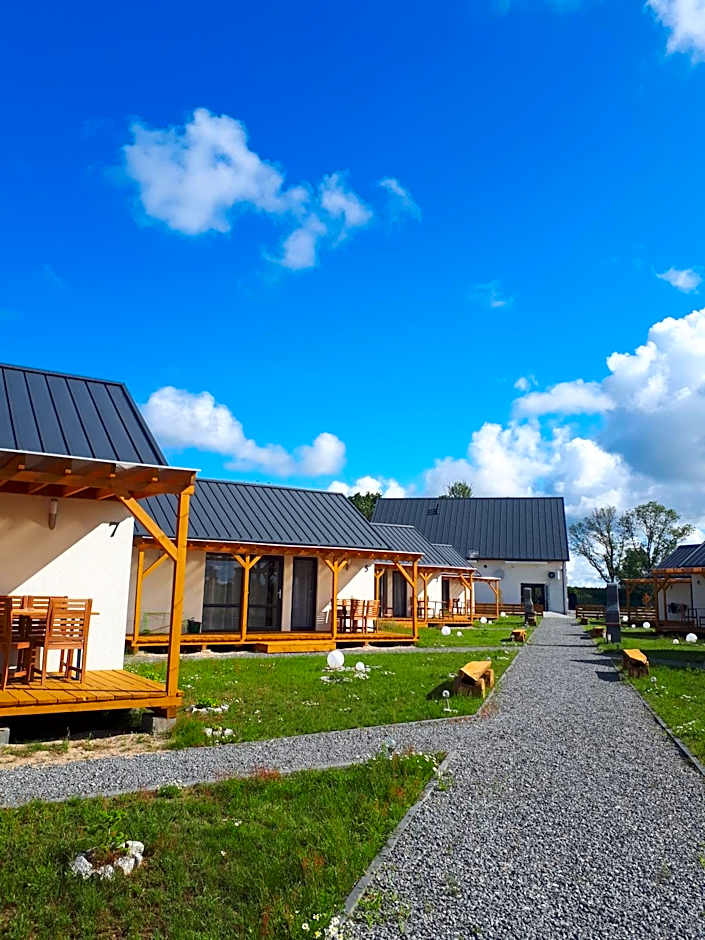 Zakatek Baltyku - domki nad morzem i jeziorem