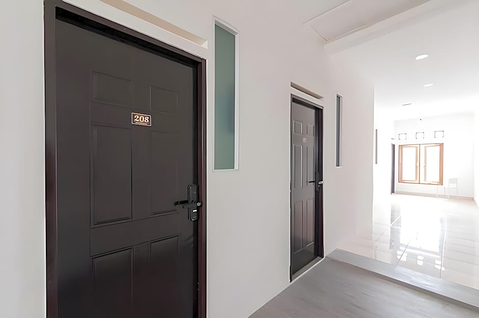 Urbanview Don Juan Pondok Gede by RedDoorz
