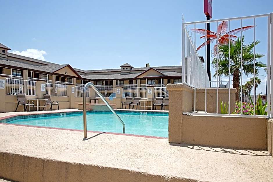 OYO Hotel McAllen Airport South - 1 mi from McAllen Medical Center
