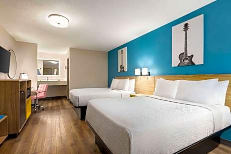 Double Room with Two Double Beds - Smoking