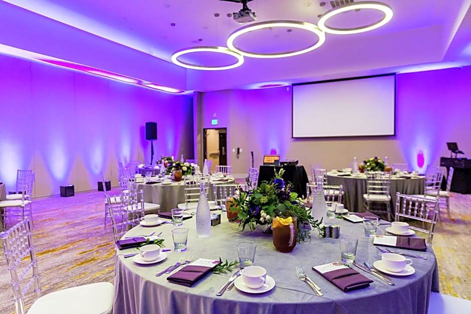 DoubleTree By Hilton Pomona