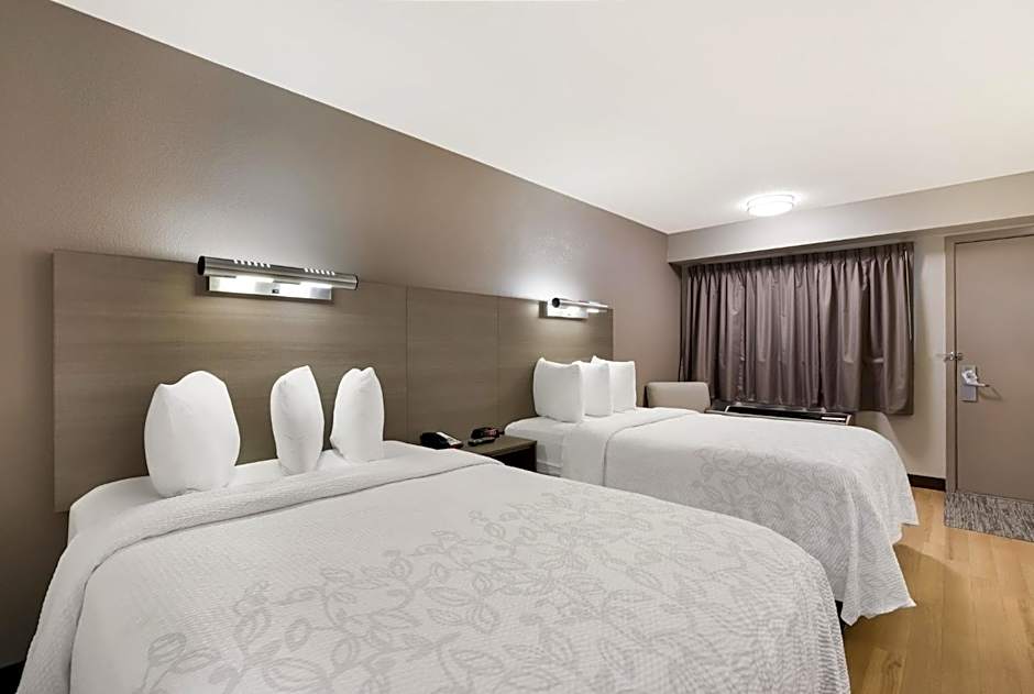 Red Roof Inn PLUS+ Chicago - Naperville