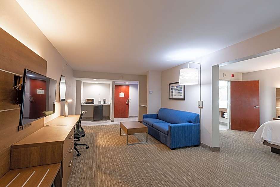Holiday Inn Express & Suites Arlington North Stadium Area By IHG