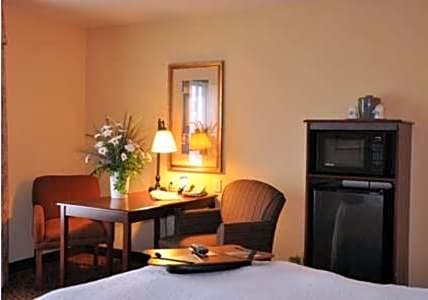 Hampton Inn and Suites Alexandria