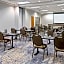 Hampton Inn By Hilton & Suites Kansas City-Country Club Plaza
