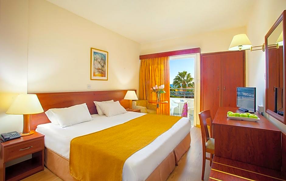 Kapetanios Limassol Hotel