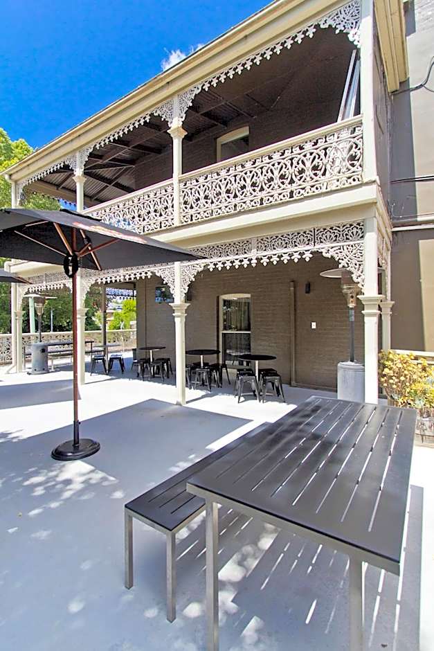 Deloraine Hotel
