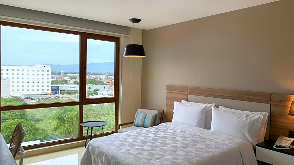 Holiday Inn & Suites Puerto Vallarta Marina & Golf By IHG