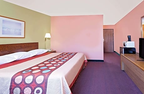 1 King Bed Suite Non-Smoking