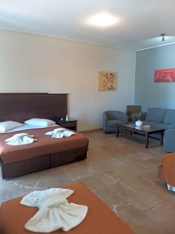 Deluxe Quadruple Room