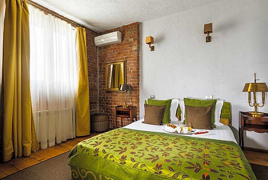 Chateau Copsa Complex