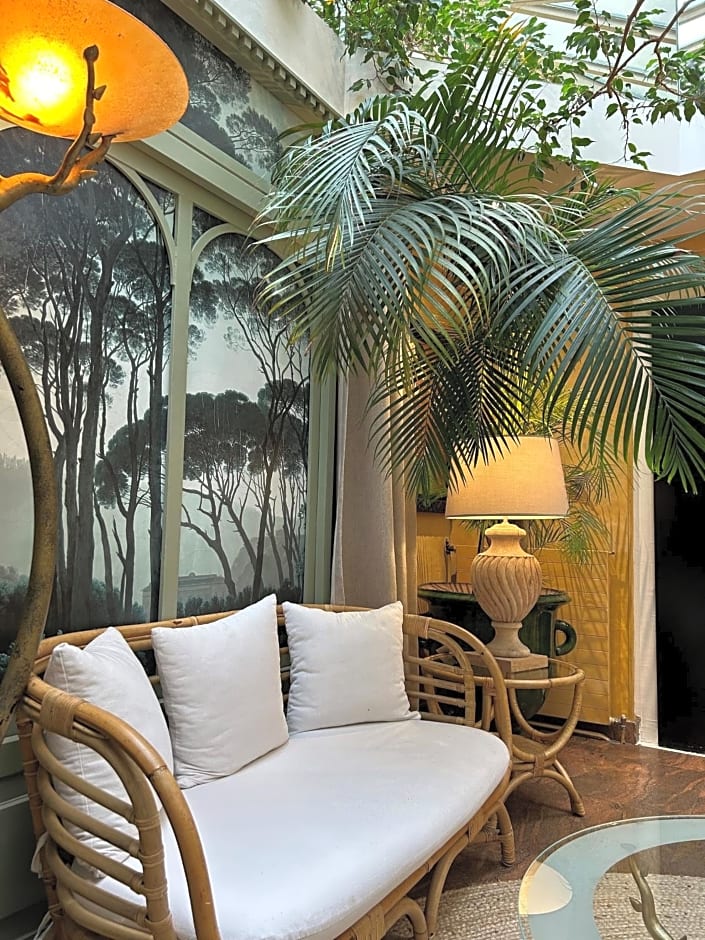 Neuilly Park Hotel