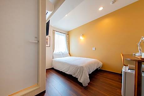 Semi Double Room