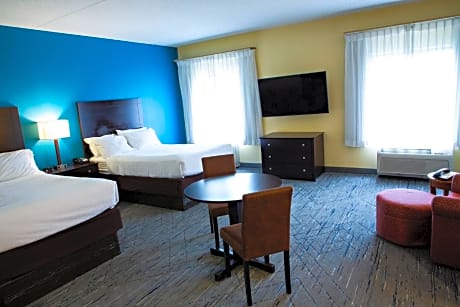 Double Suite with Two Double Beds - Non-Smoking
