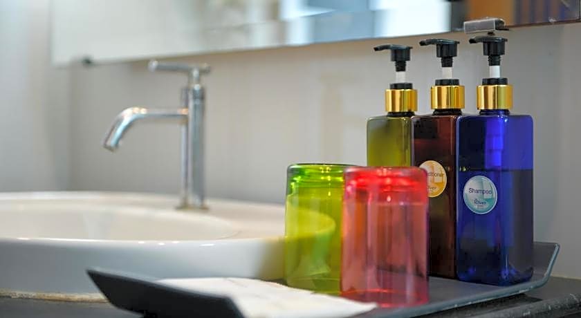 The River Scene Hotel