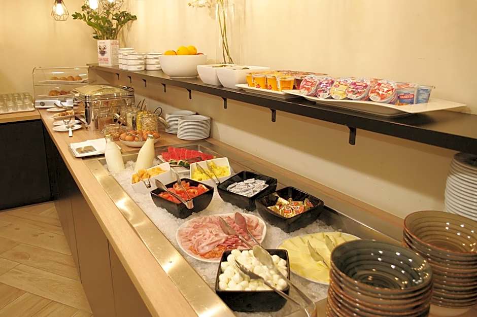 Lipa, Hotel & Bistro