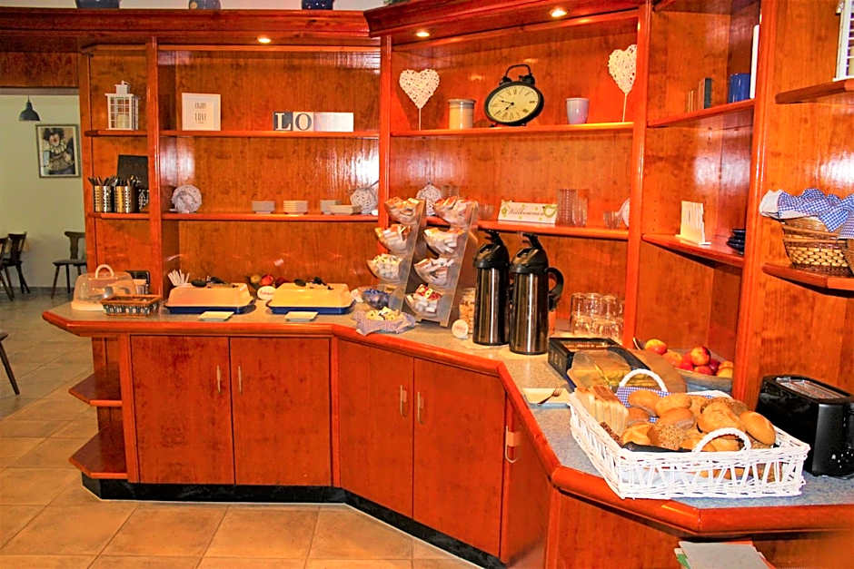 Hotel Alsterquelle 24h Check-in, Free Parking and WiFi