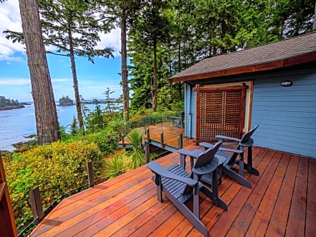 Queen Room with Ocean View (Valhalla Suite)