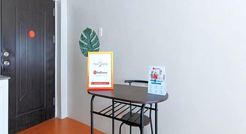 RedDoorz Plus @ Conclave Hotel Davao City