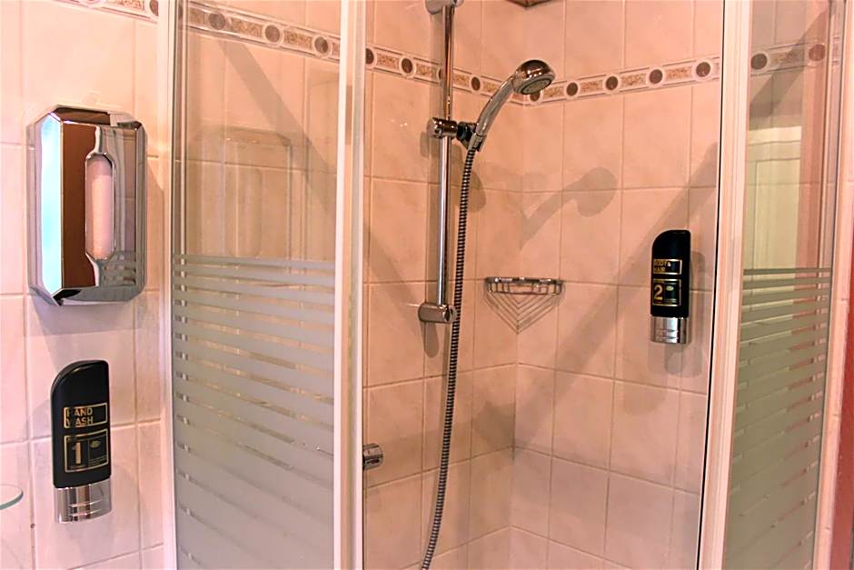 Hotel Alsterquelle 24h Check-in, Free Parking and WiFi